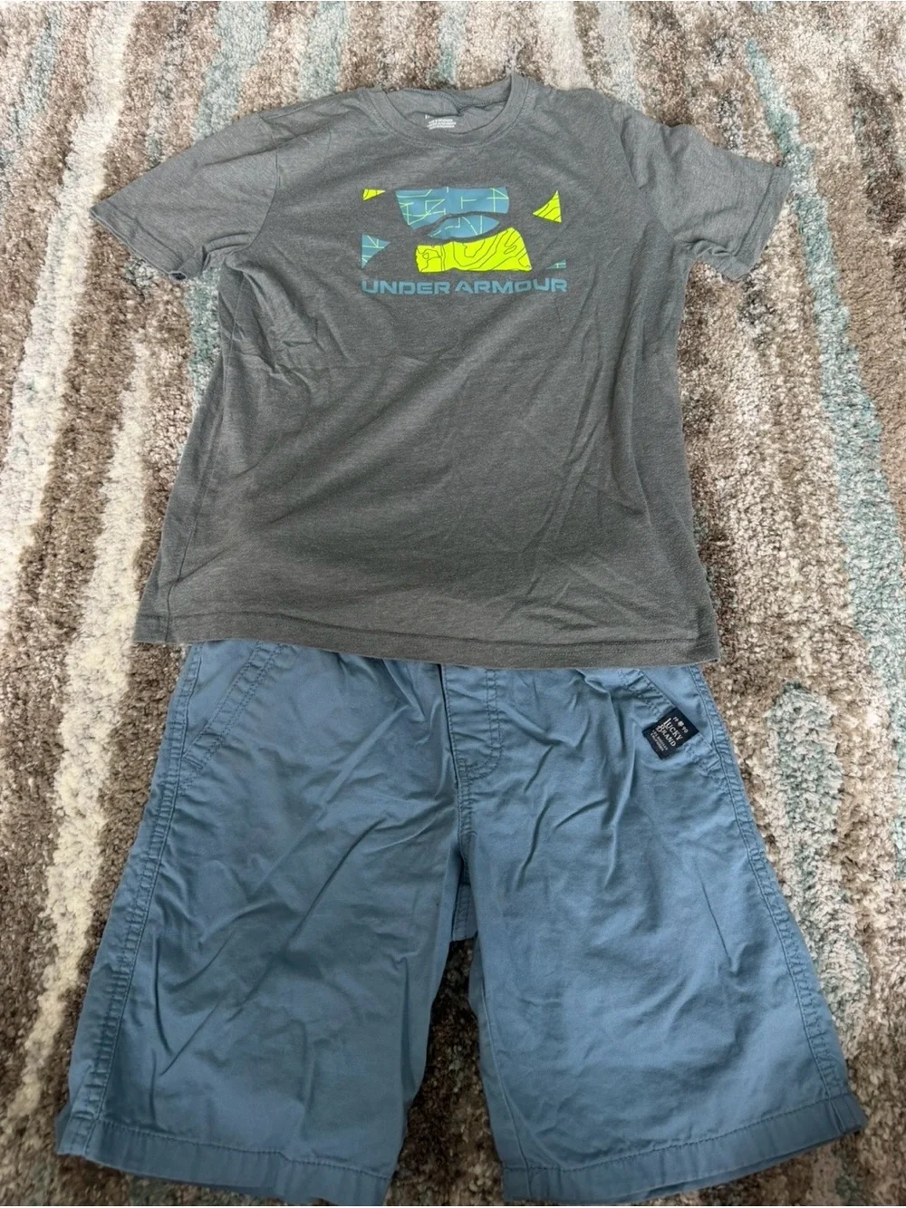Under Armour Boys' short sleeve shirt size med lucky brand blue shorts size S 8